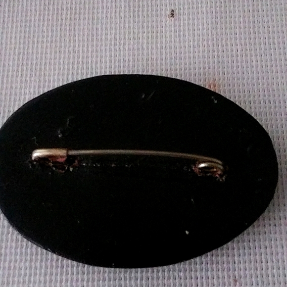 VINTAGE HAND PAINTED RUSSIAN OVAL BLACK LACQUER FOLK ART BROOCH/ - Picture 8 of 8